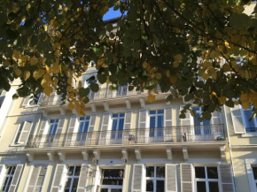 Гостиница Acacias Apparts Hotel  Пломбьер-Ле-Бен